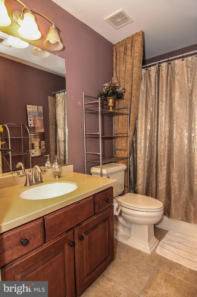 EAGLES POINTE - Residential