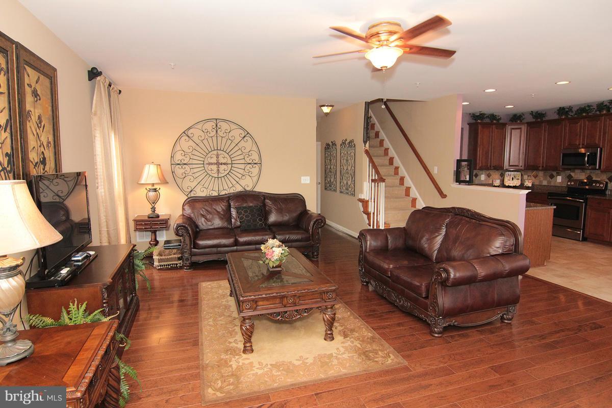 EAGLES POINTE - Residential