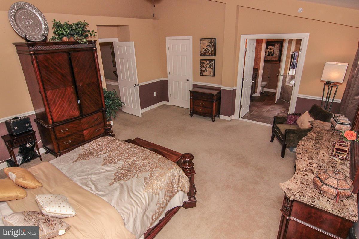 EAGLES POINTE - Residential