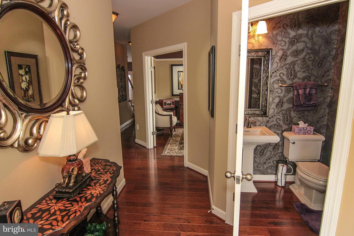 EAGLES POINTE - Residential