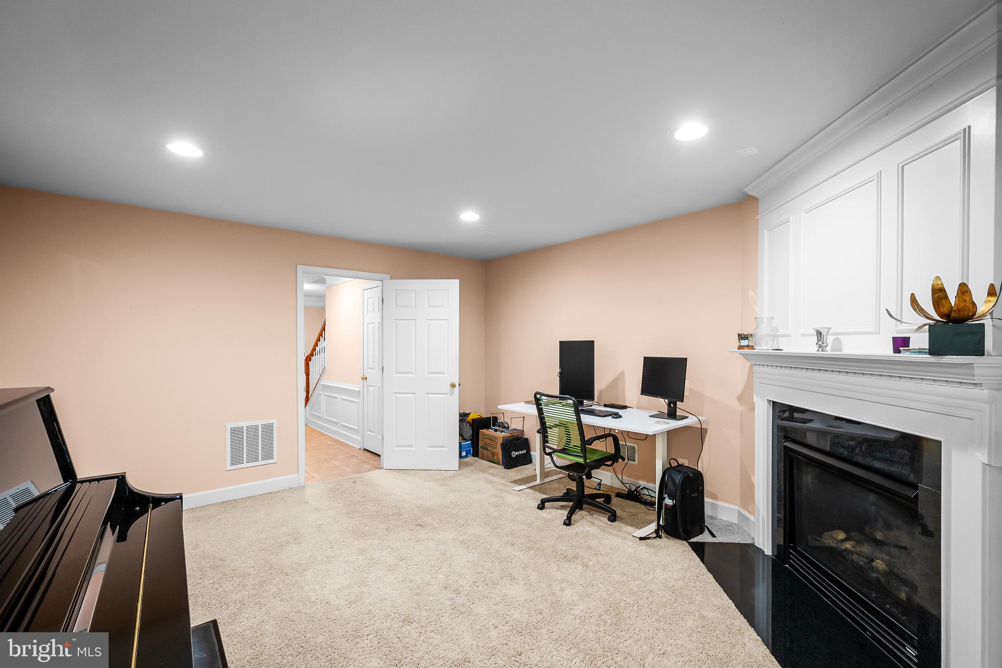 2546 TERRA COTTA CIRCLE