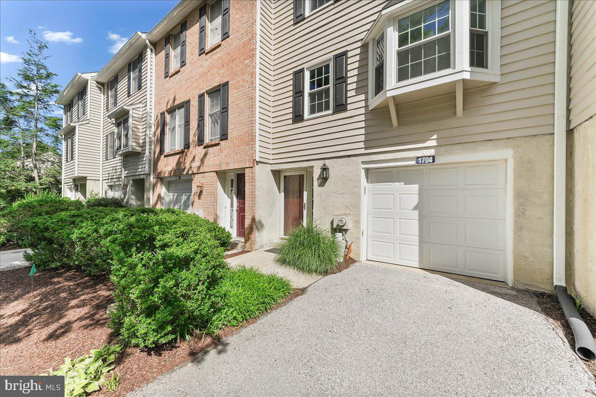 1704 N GLEN DRIVE 1704