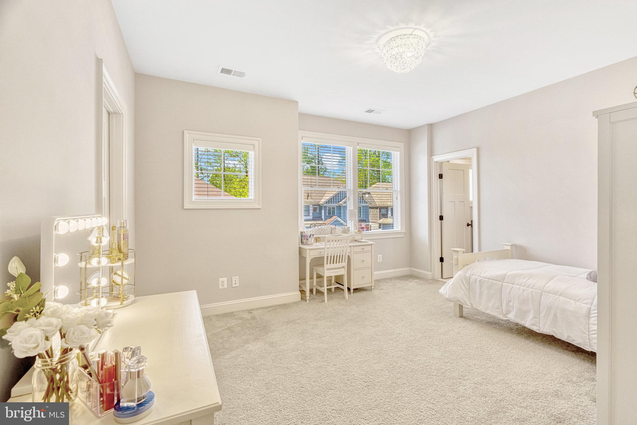 VIENNA GROVE - Residential