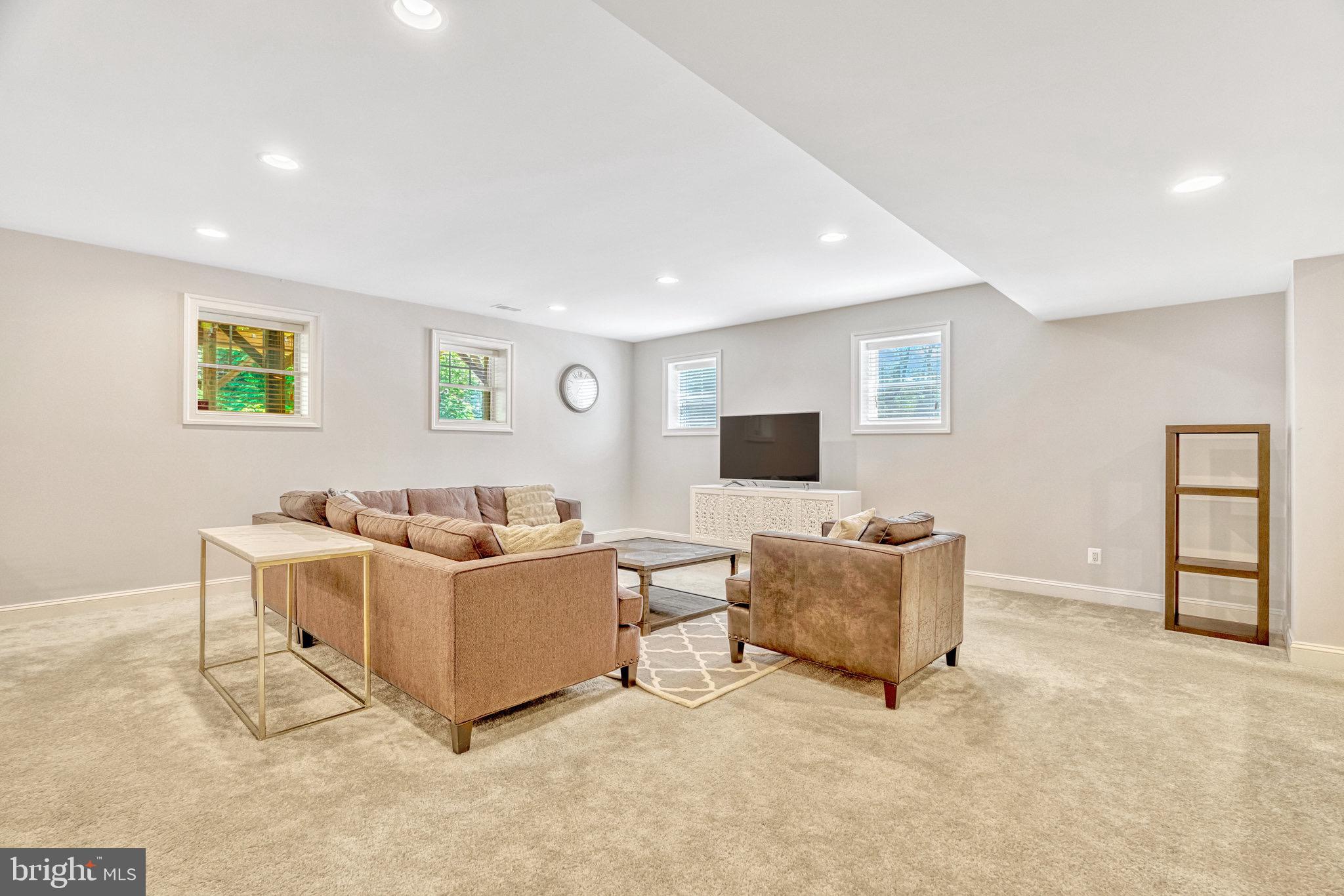 VIENNA GROVE - Residential