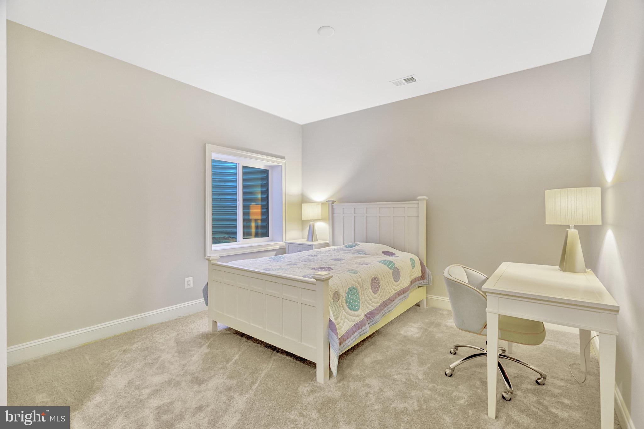 VIENNA GROVE - Residential