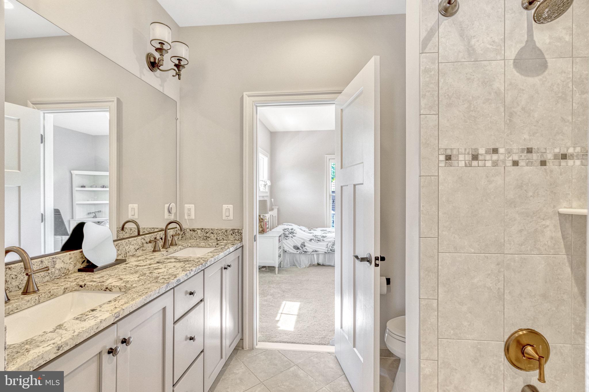 VIENNA GROVE - Residential