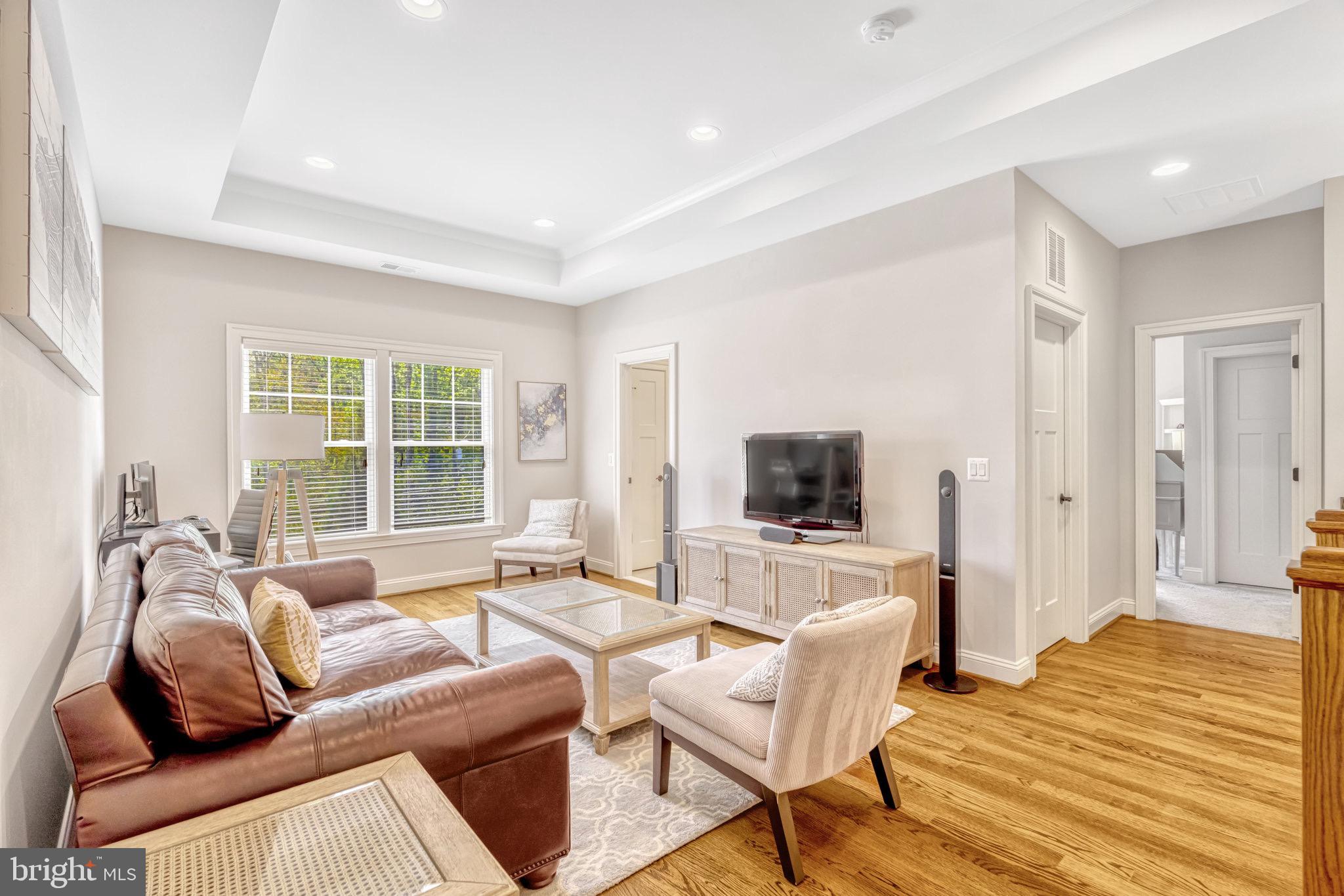 VIENNA GROVE - Residential