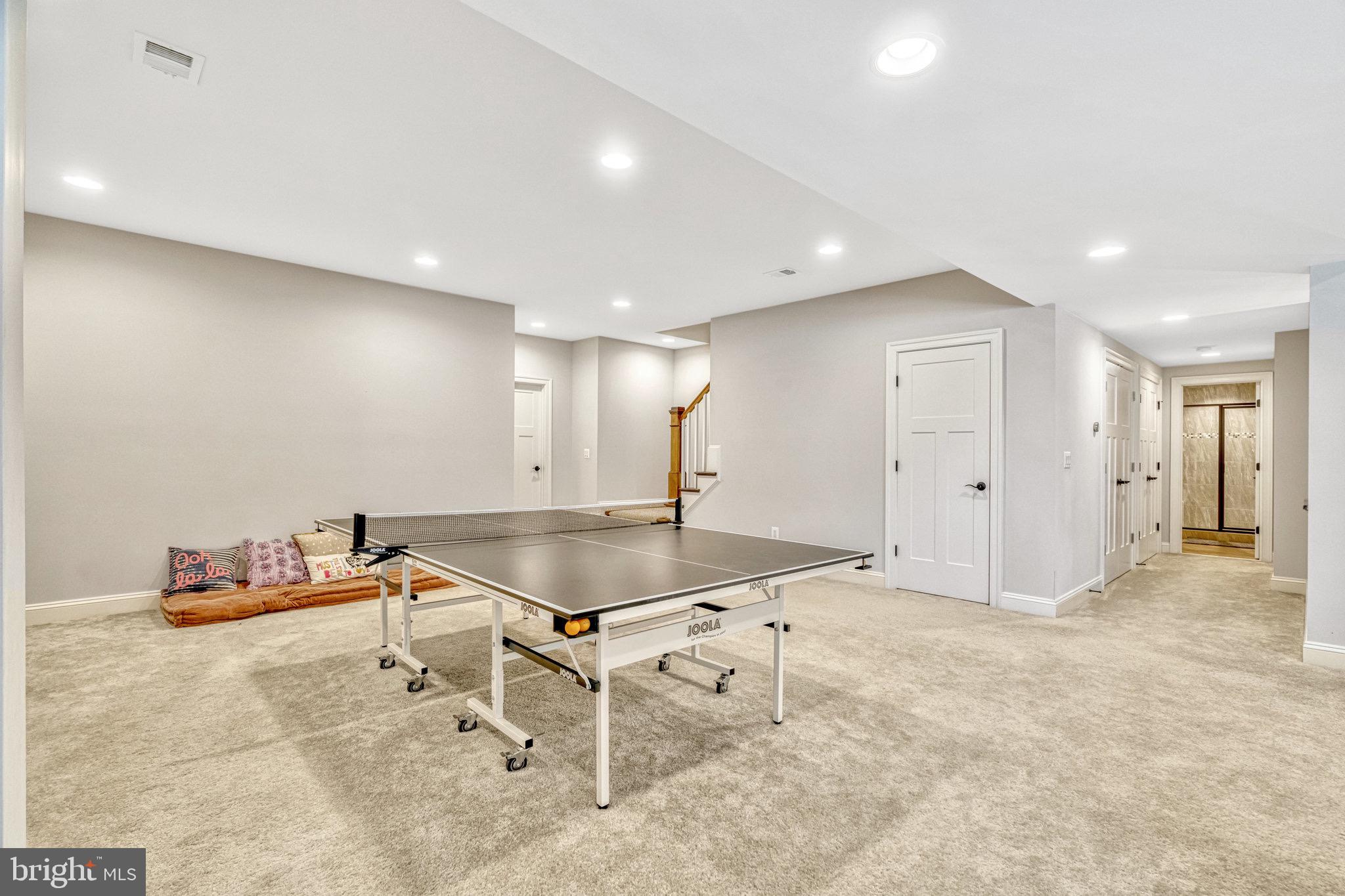 VIENNA GROVE - Residential