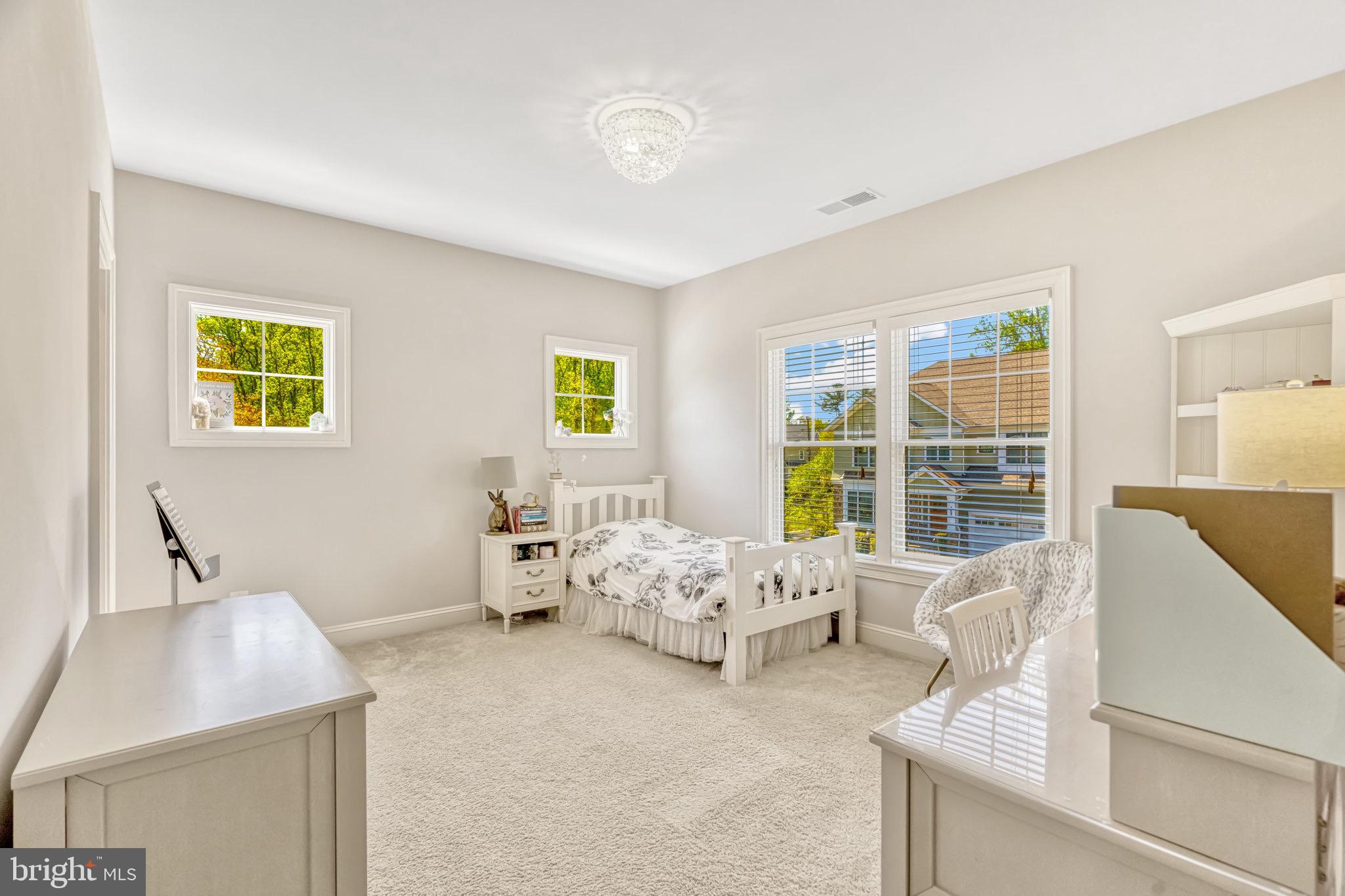 VIENNA GROVE - Residential