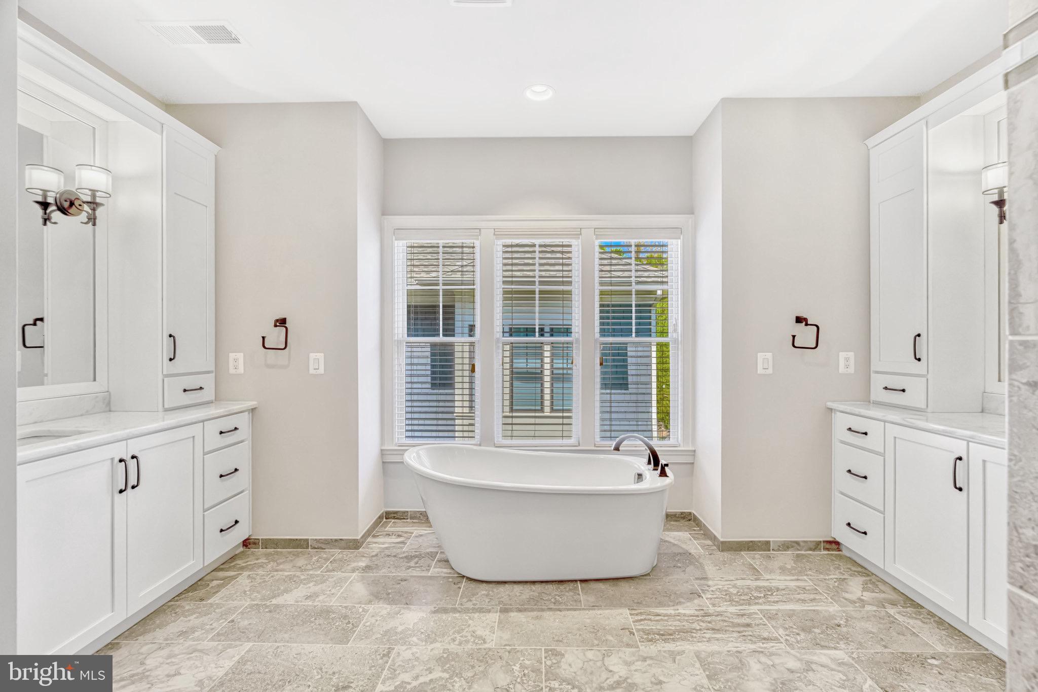 VIENNA GROVE - Residential