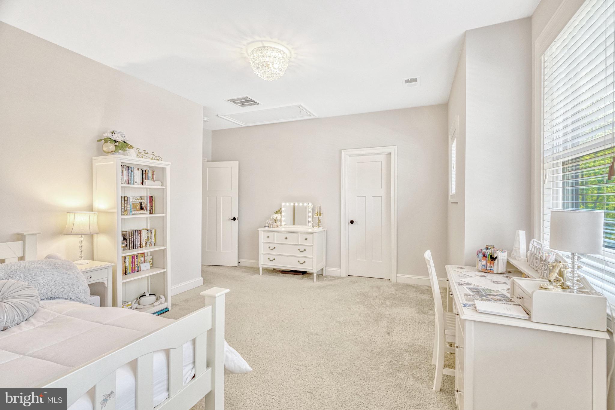 VIENNA GROVE - Residential