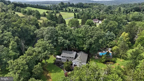 2053 Perkiomenville Road, Green Lane, PA 18054 - #: PAMC2189760
