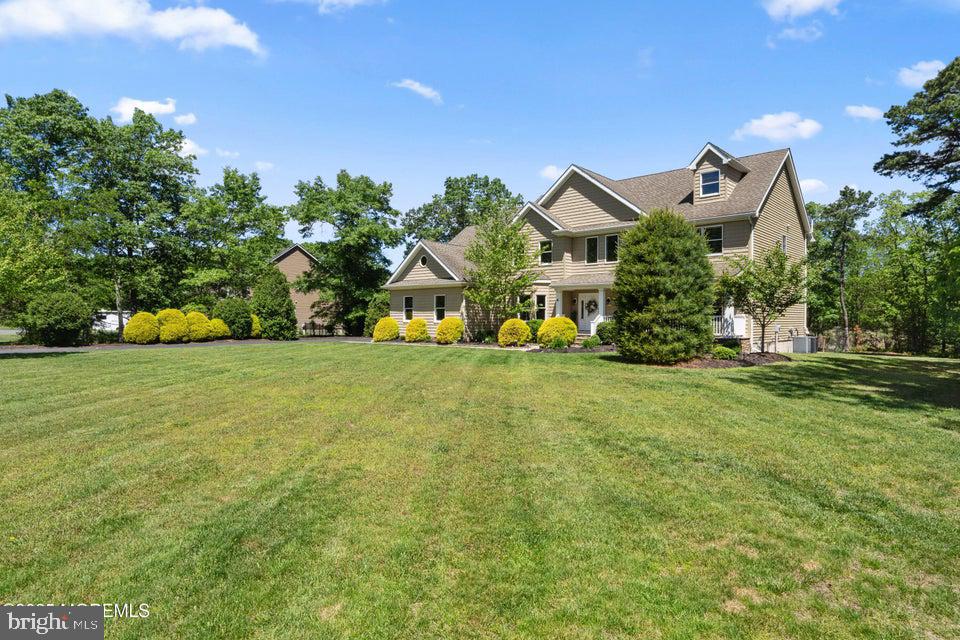 4 HUMMINGBIRD COURT