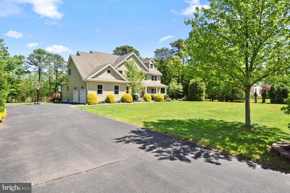 4 HUMMINGBIRD COURT