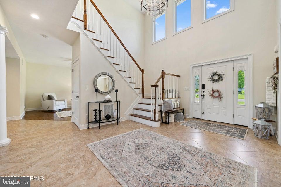 4 HUMMINGBIRD COURT