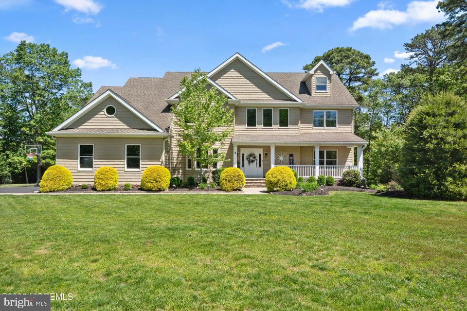 4 HUMMINGBIRD COURT