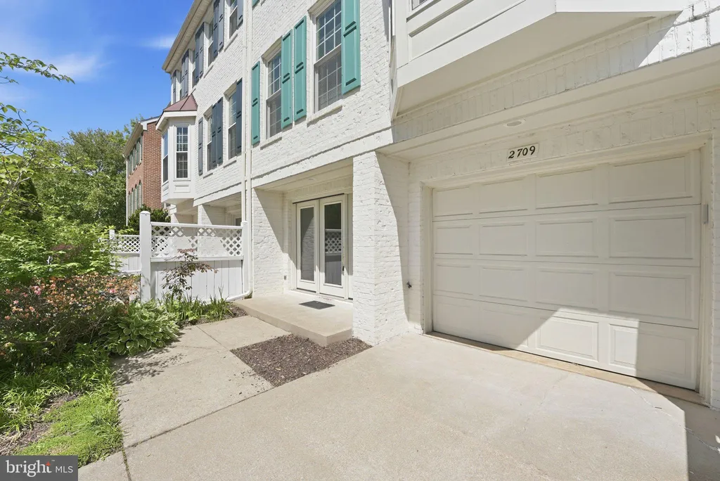 Additional image 2 of 2709 Baronhurst Drive, Vienna, VA 22181