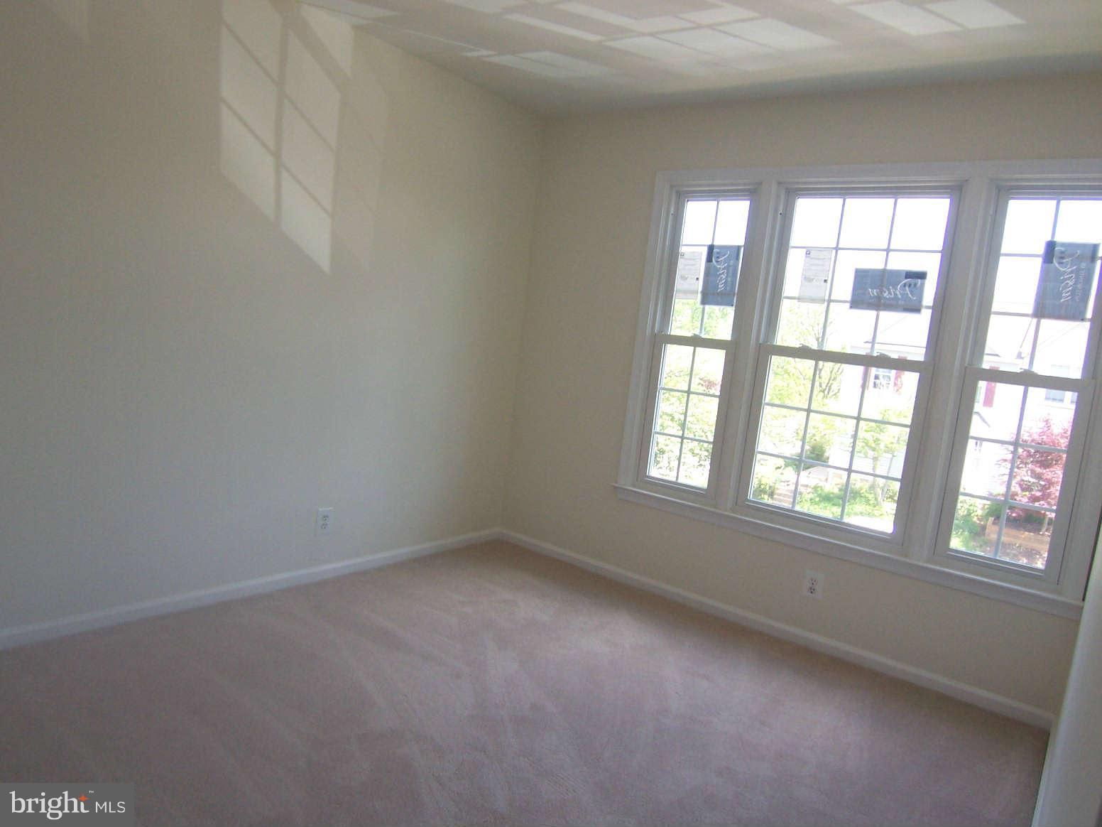 OAK SPRINGS - Residential