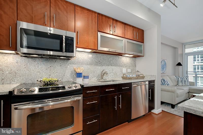 1025 1ST STREET SE 1102