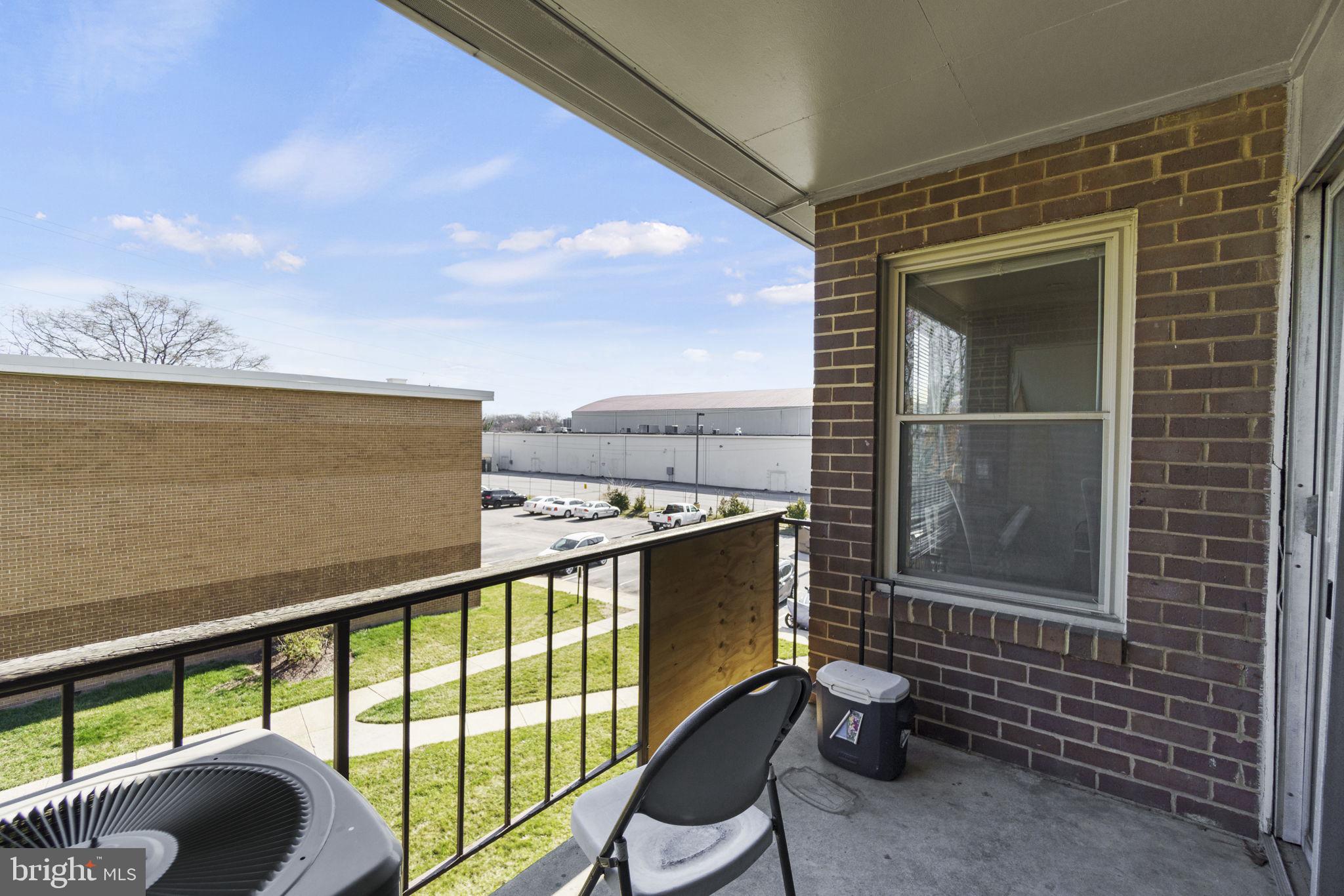 MARLOW TOWERS CONDOMINIUMS - Residential