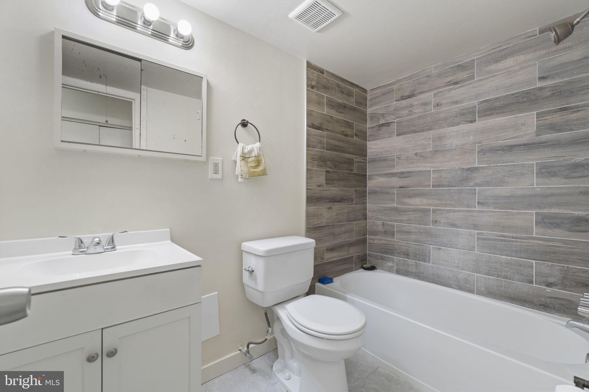 MARLOW TOWERS CONDOMINIUMS - Residential