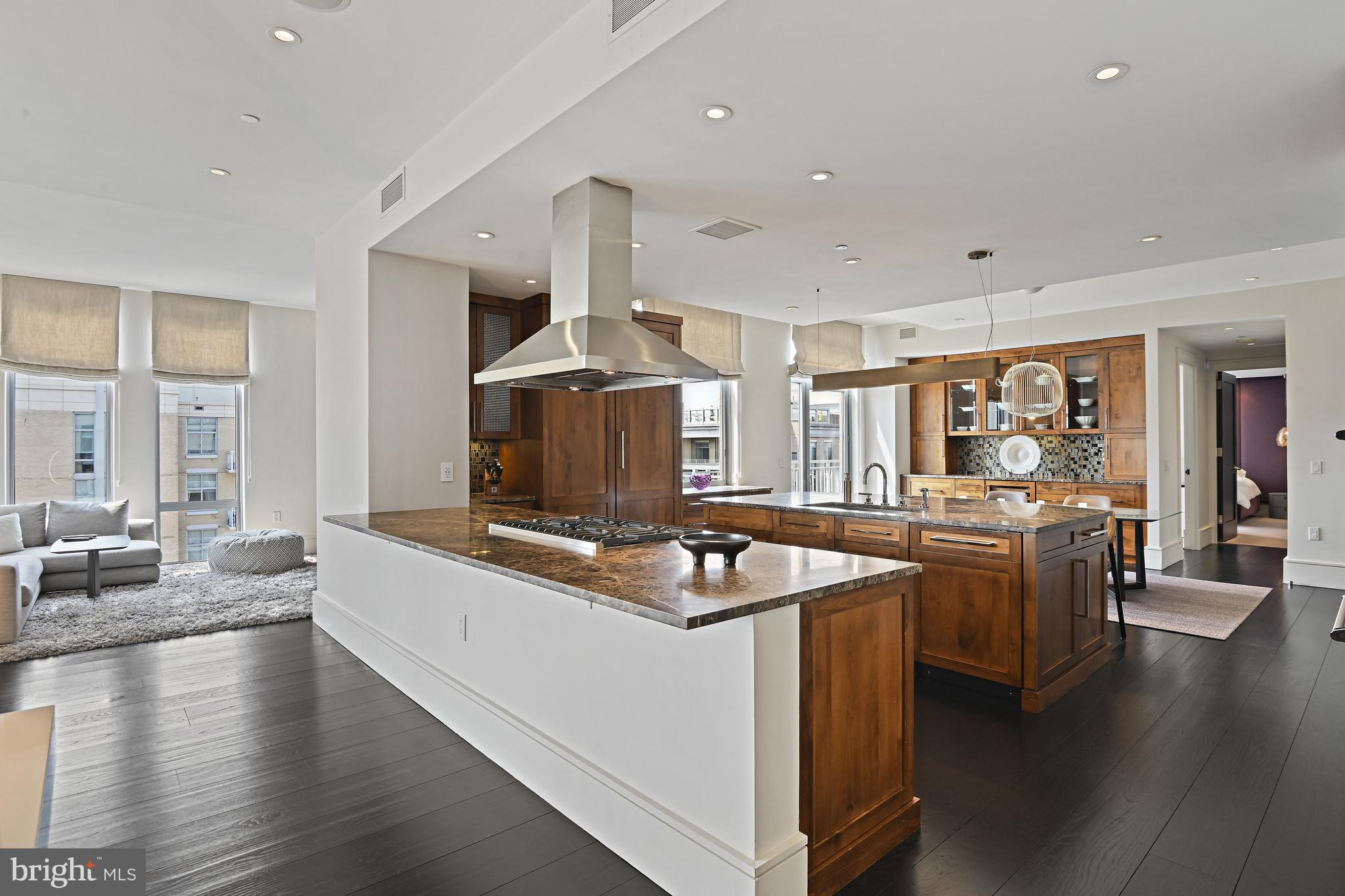 RESTON TOWN CENTER - Residential