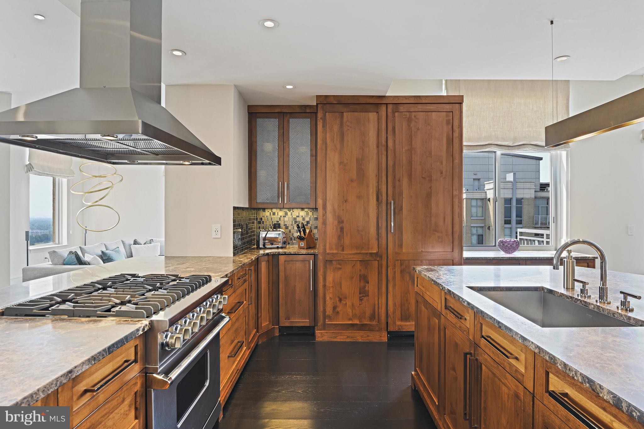 RESTON TOWN CENTER - Residential