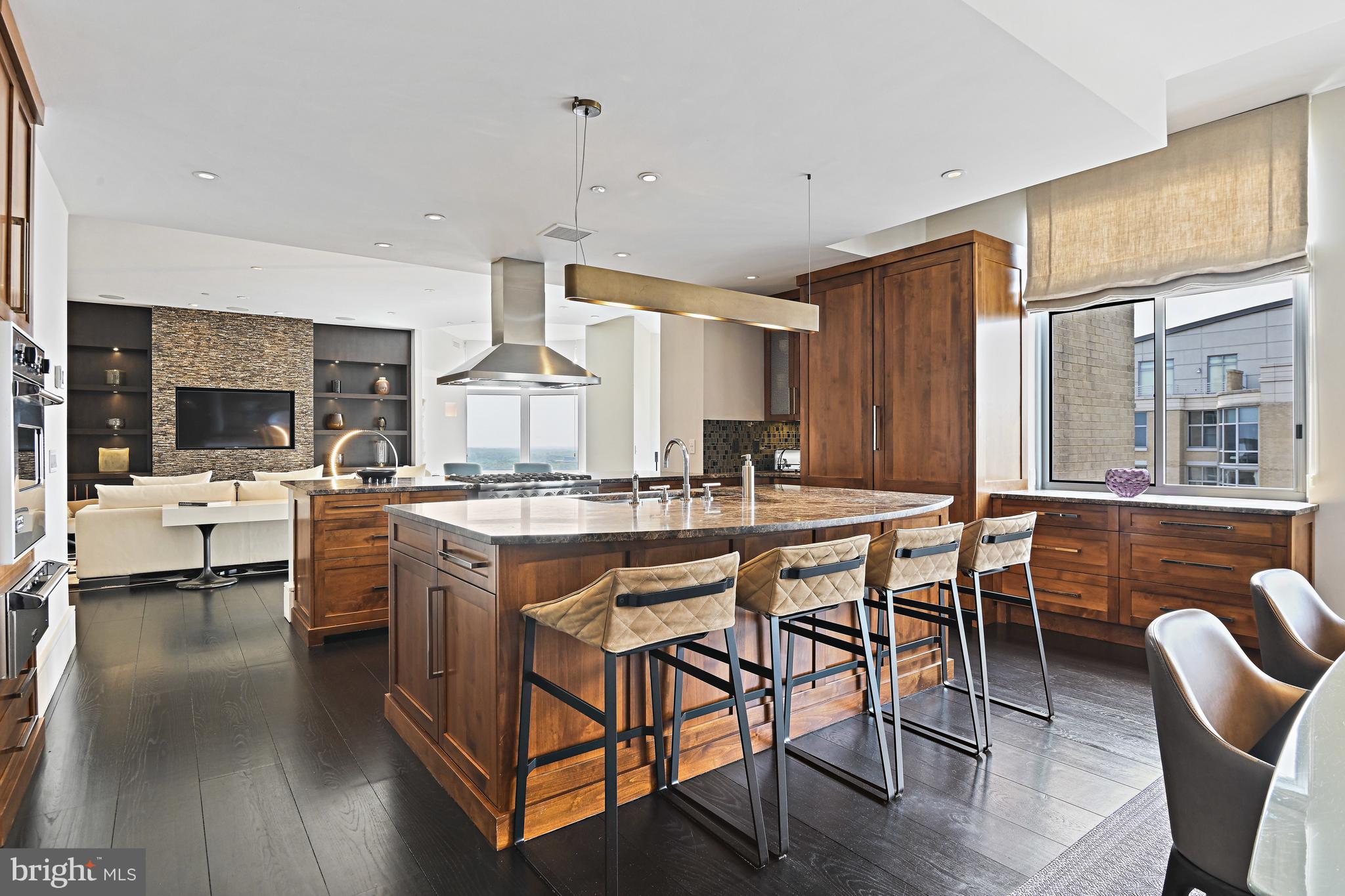 RESTON TOWN CENTER - Residential