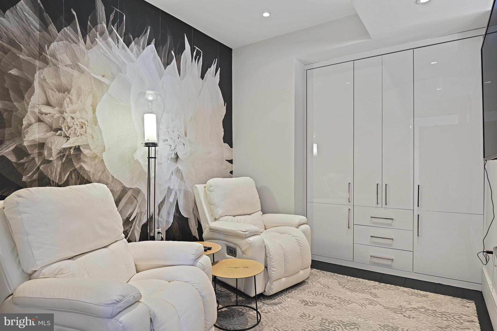 RESTON TOWN CENTER - Residential