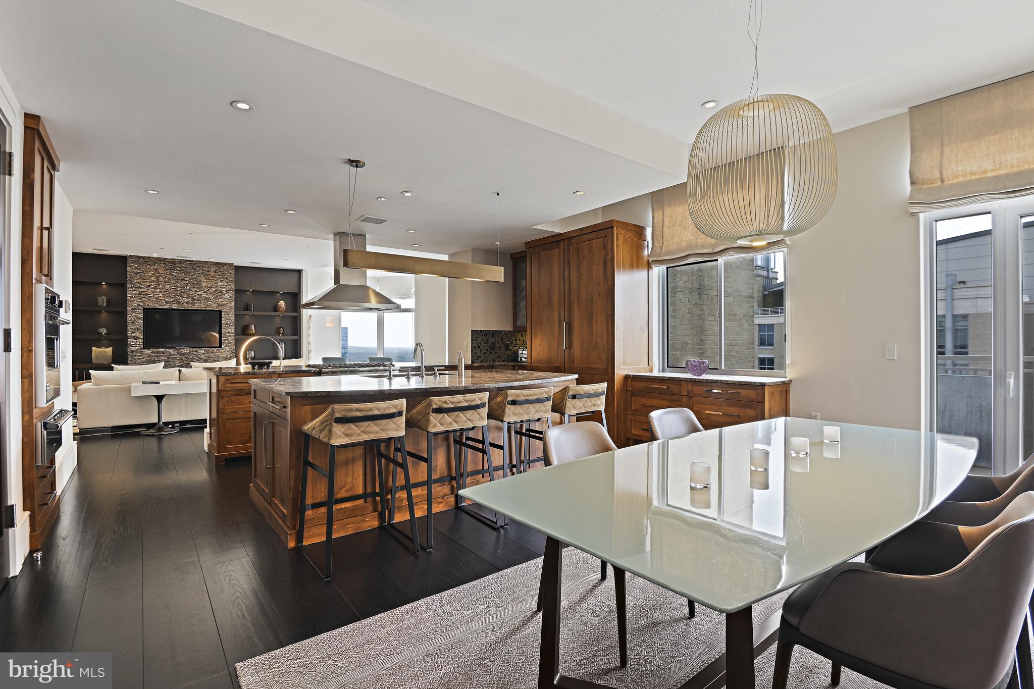 RESTON TOWN CENTER - Residential