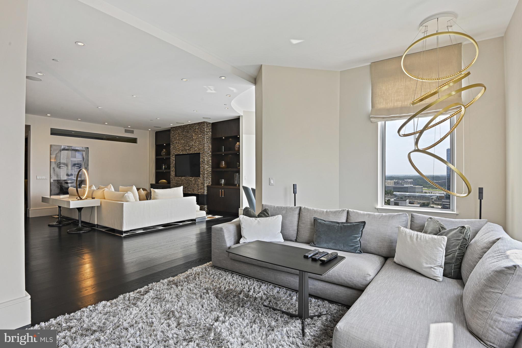 RESTON TOWN CENTER - Residential