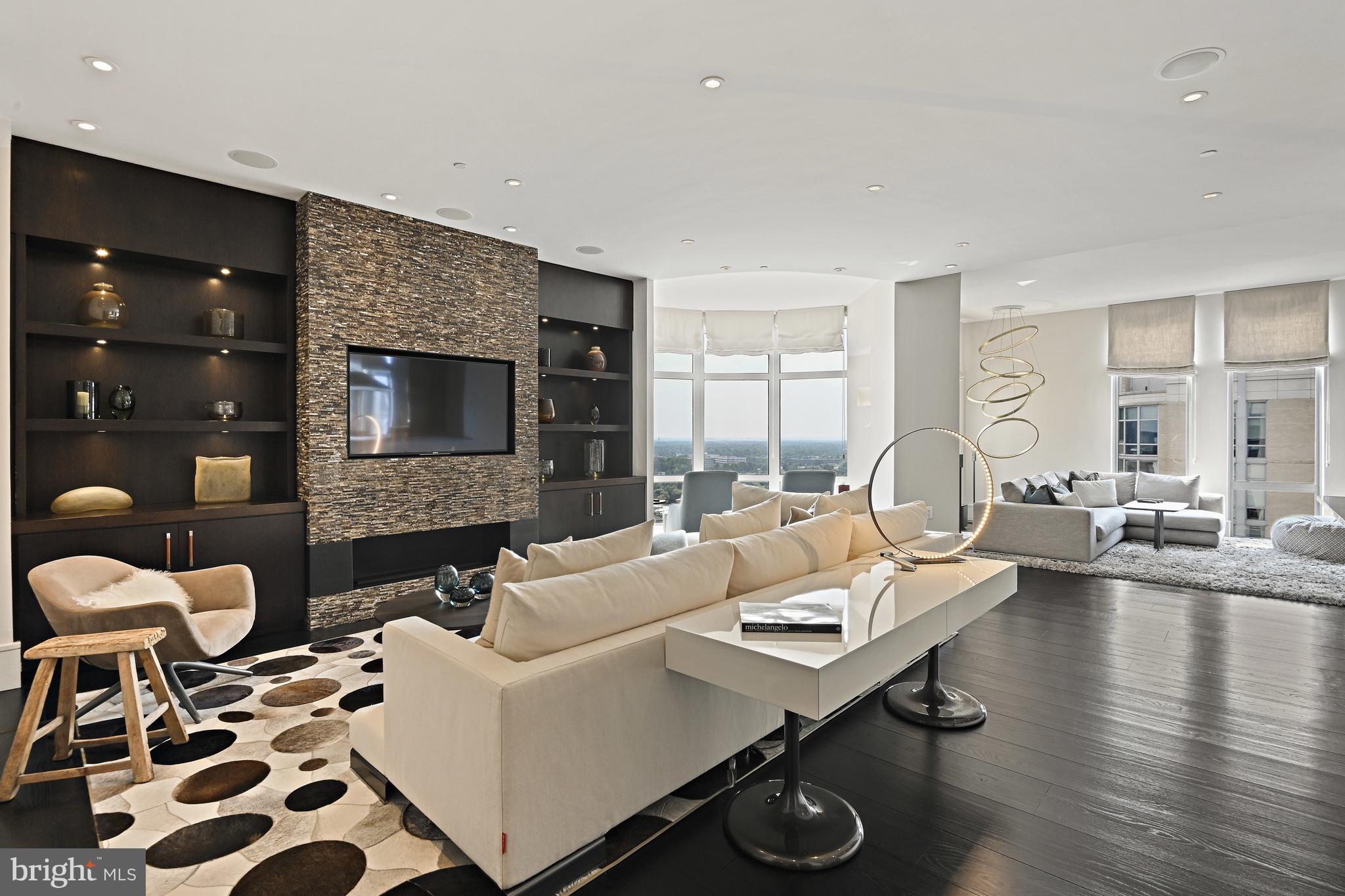 RESTON TOWN CENTER - Residential