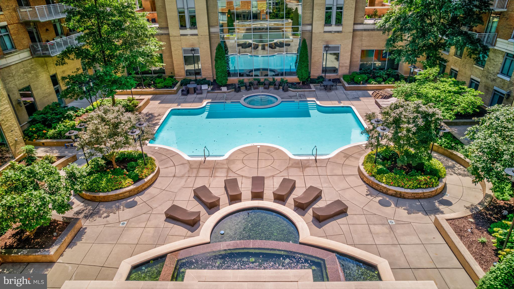 RESTON TOWN CENTER - Residential