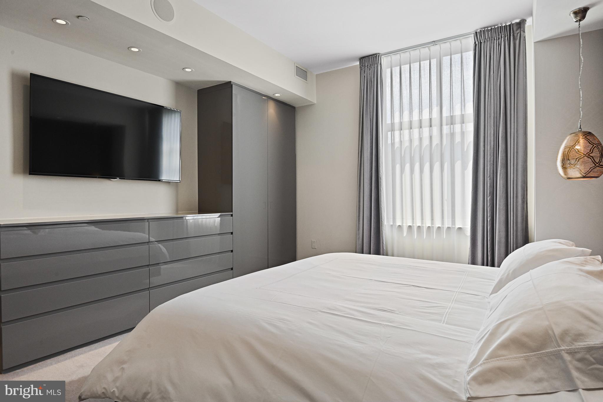 RESTON TOWN CENTER - Residential