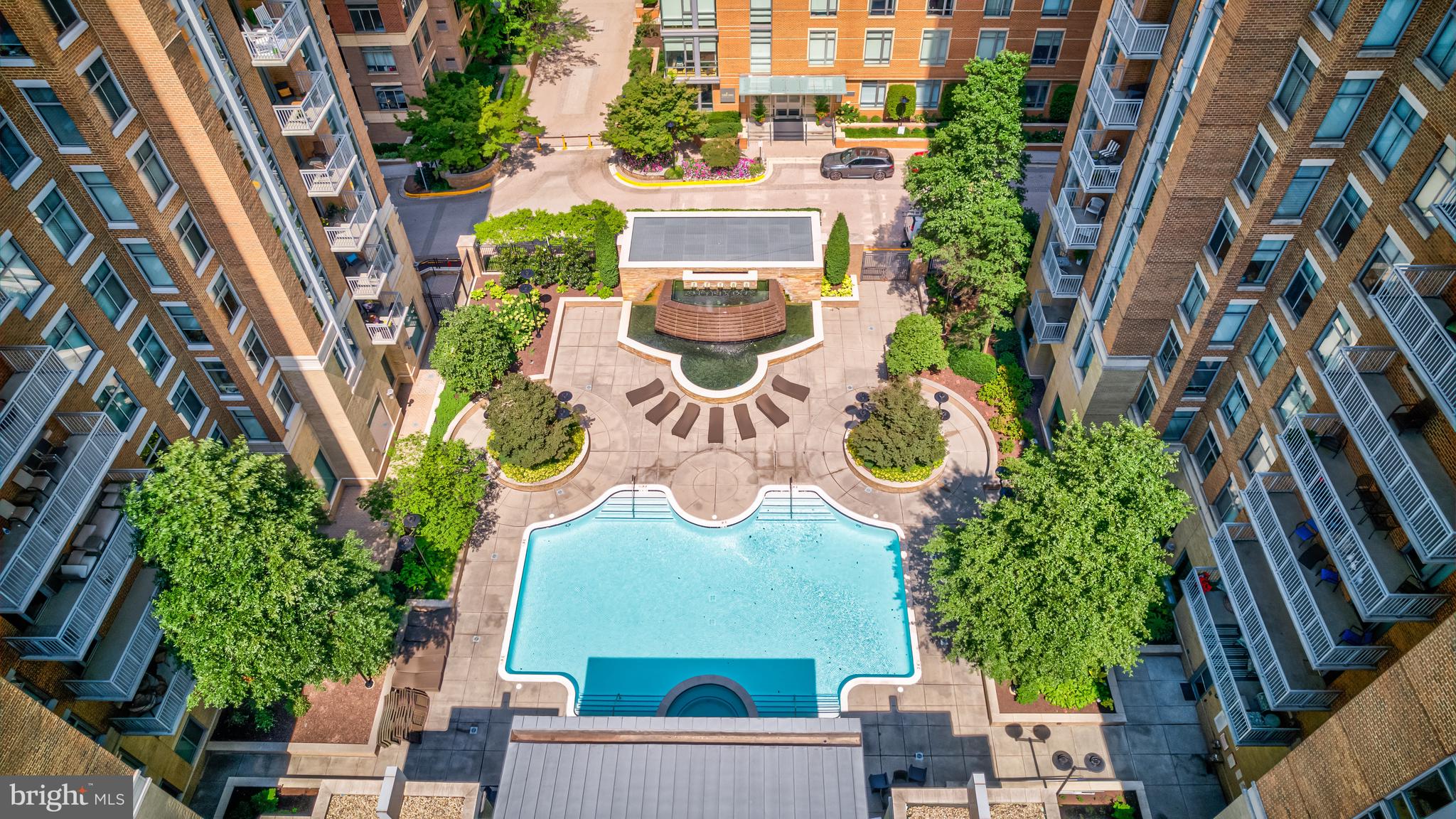 RESTON TOWN CENTER - Residential