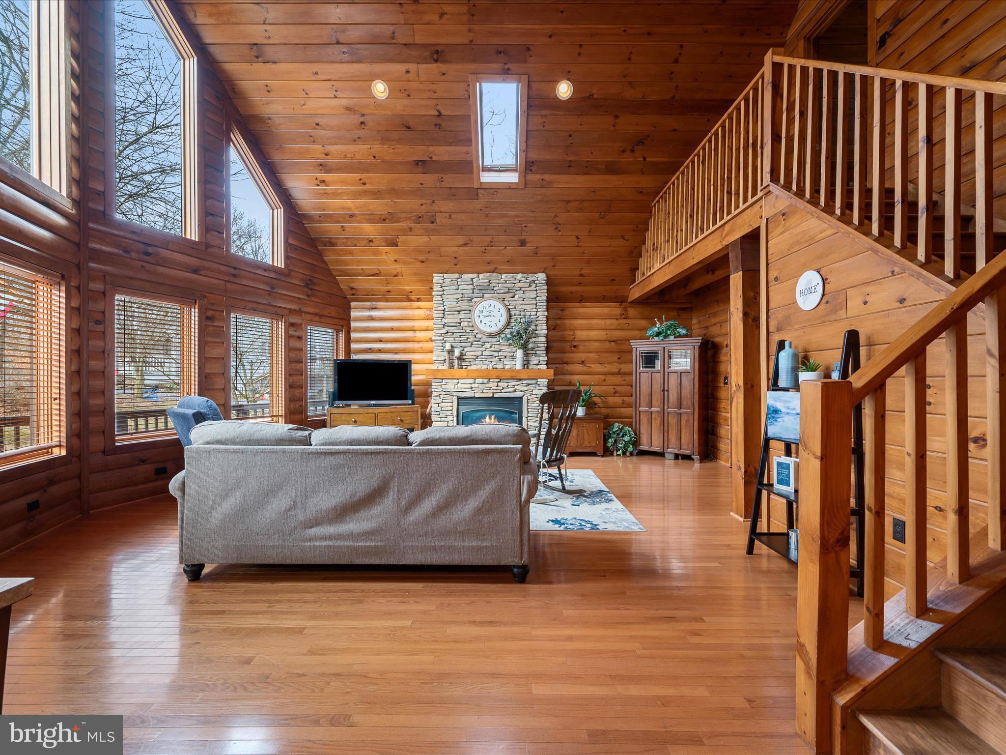 KINGSBROOKE ON THE POTOMAC - Residential