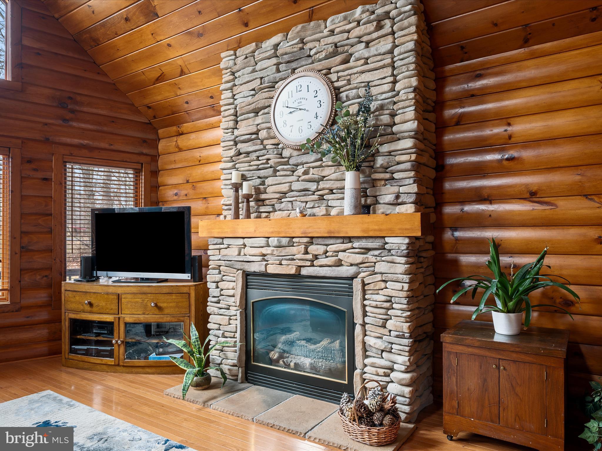 KINGSBROOKE ON THE POTOMAC - Residential