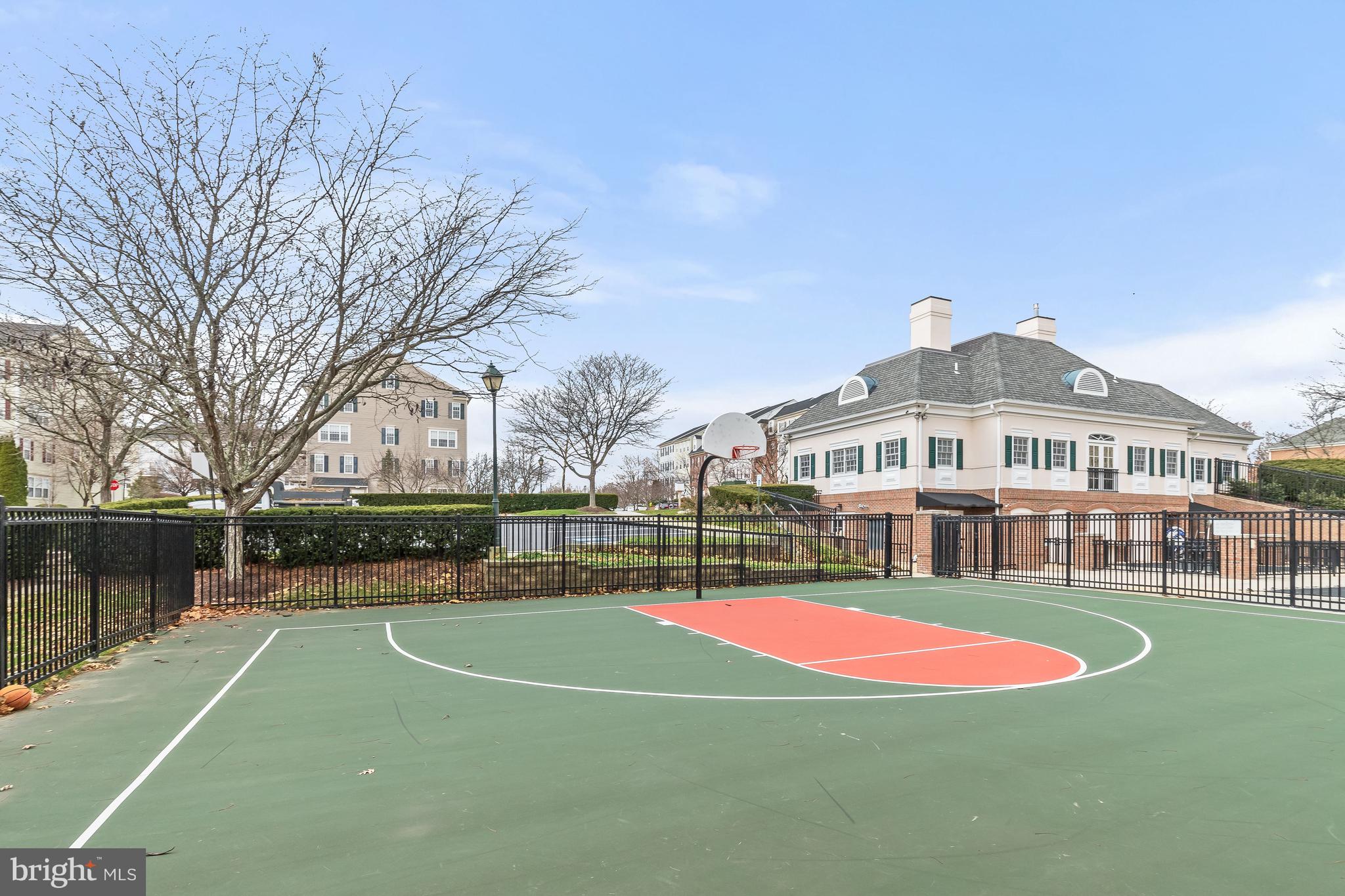 QUINCE ORCHARD PARK - Residential