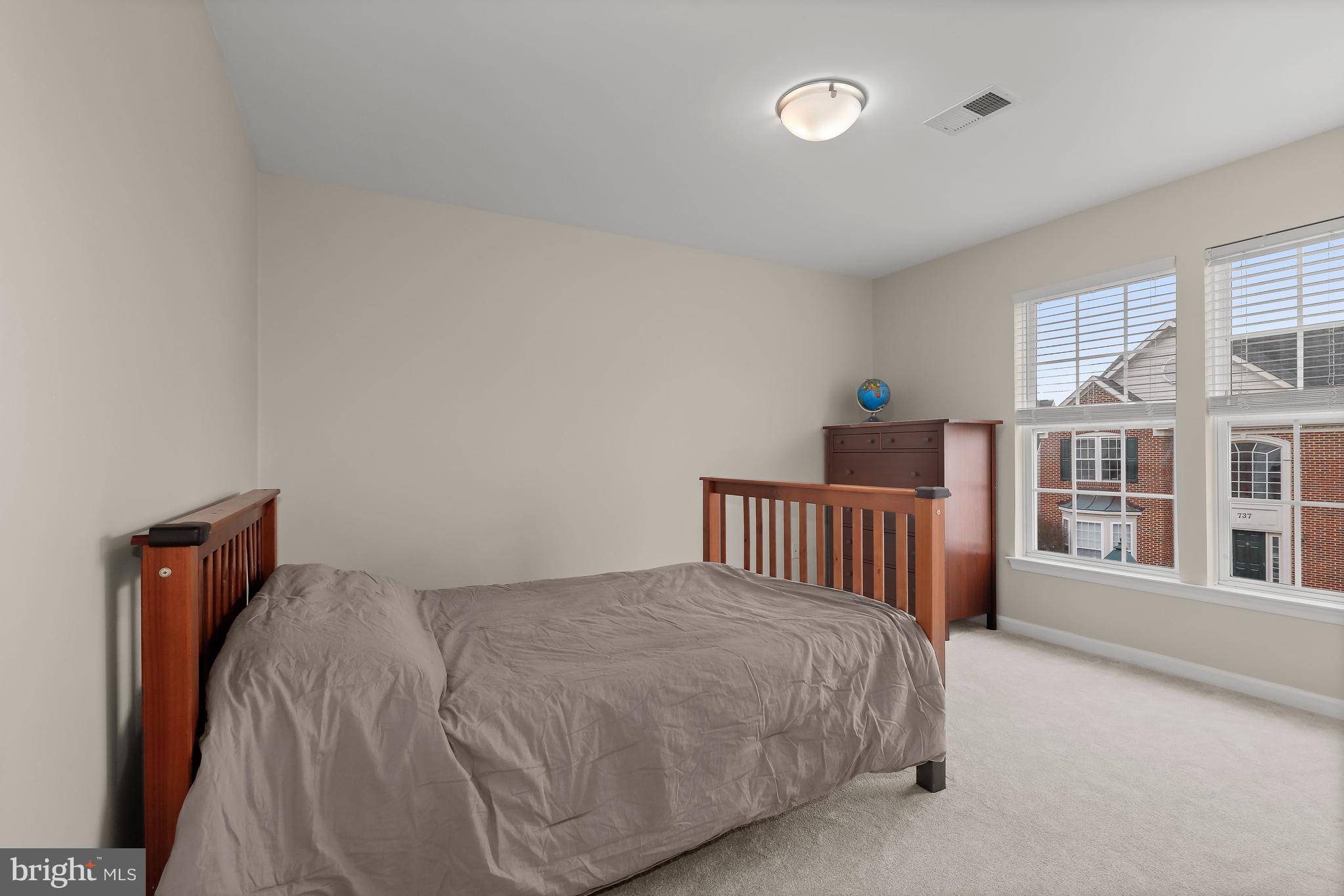 QUINCE ORCHARD PARK - Residential