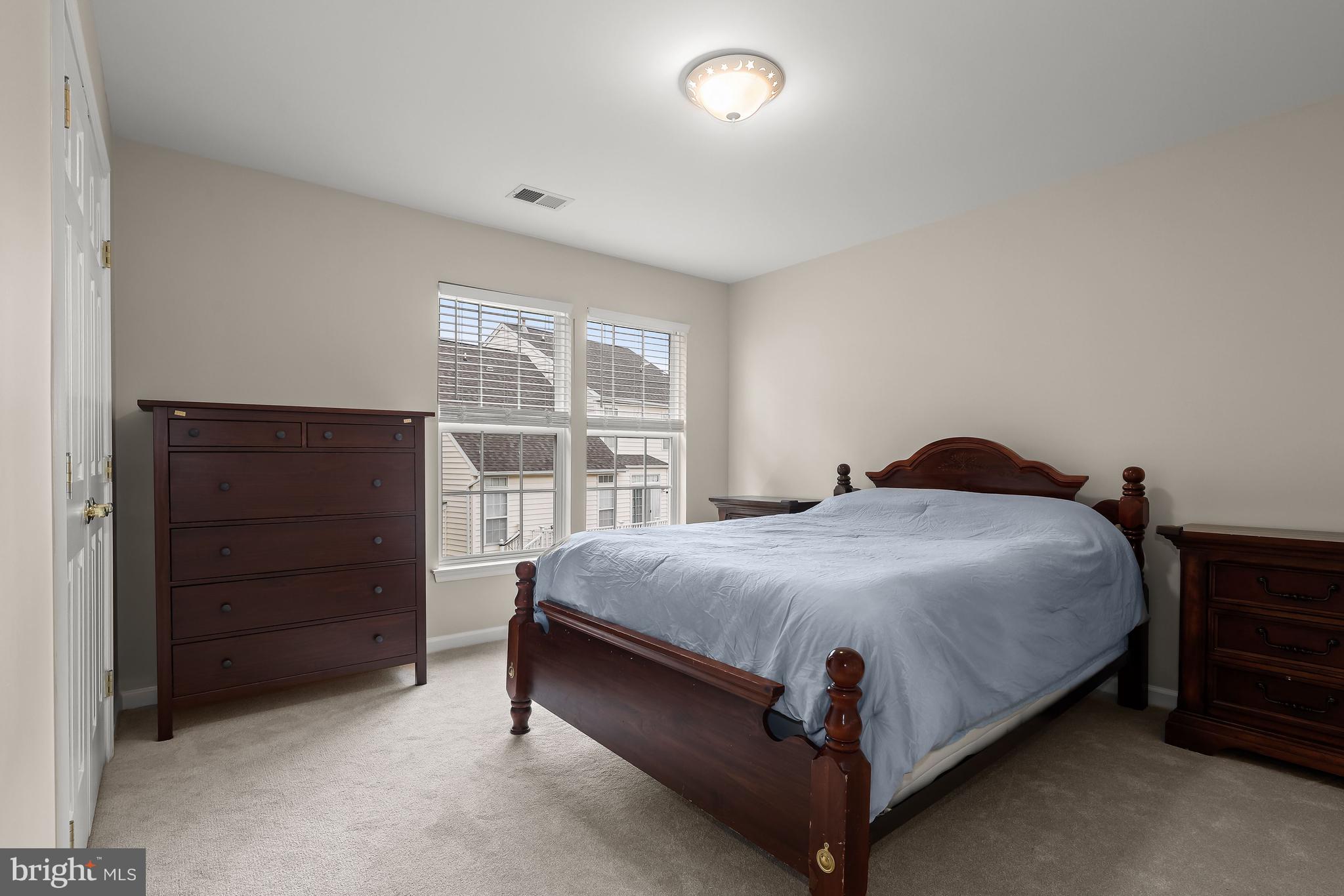 QUINCE ORCHARD PARK - Residential