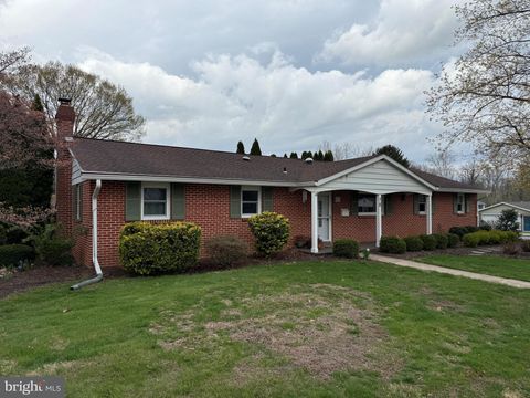 Photo of 18 Oaklawn Boulevard, EPHRATA, PA 17522 (MLS # PALA2068166)