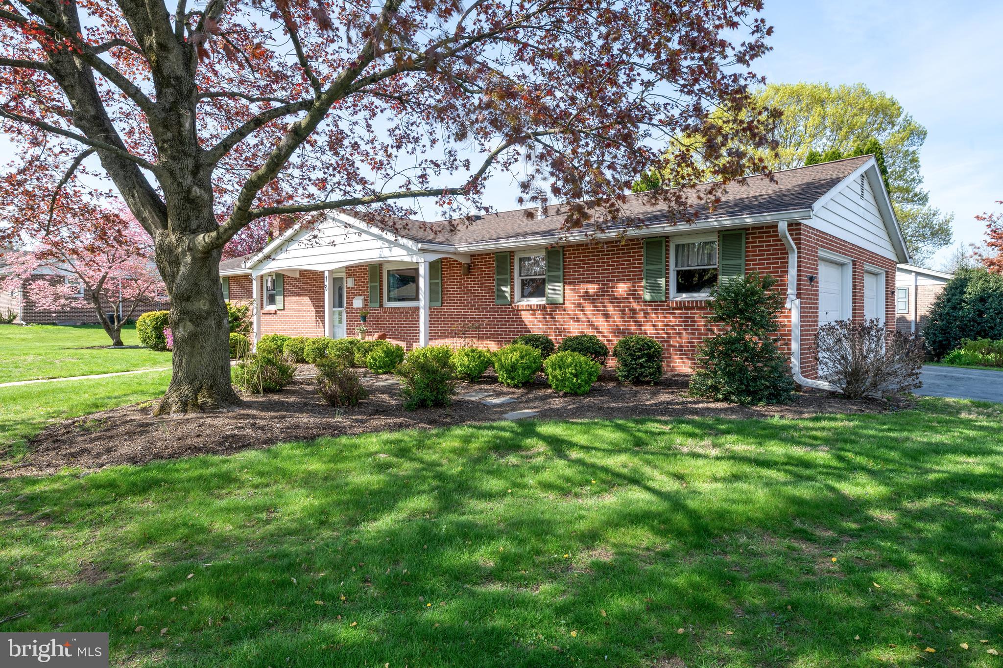 18 OAKLAWN BOULEVARD