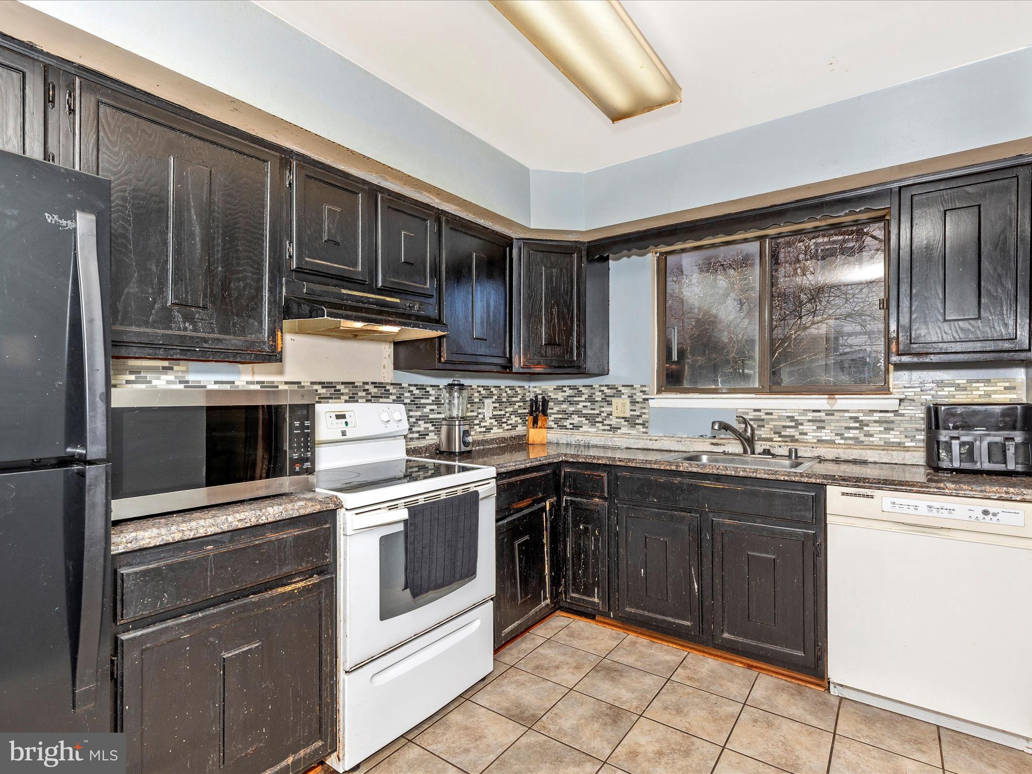 TWELVE TREES - Residential