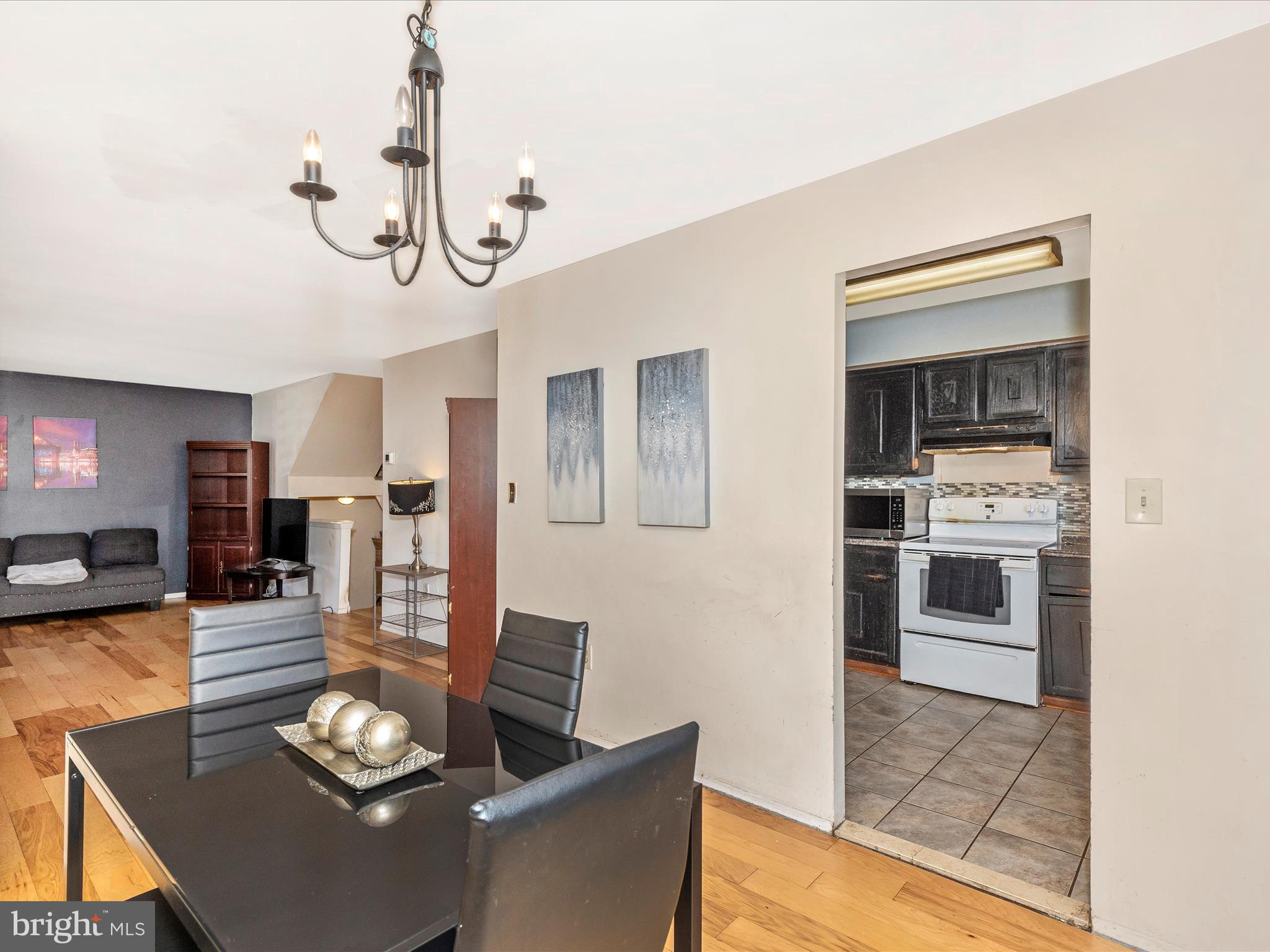 TWELVE TREES - Residential