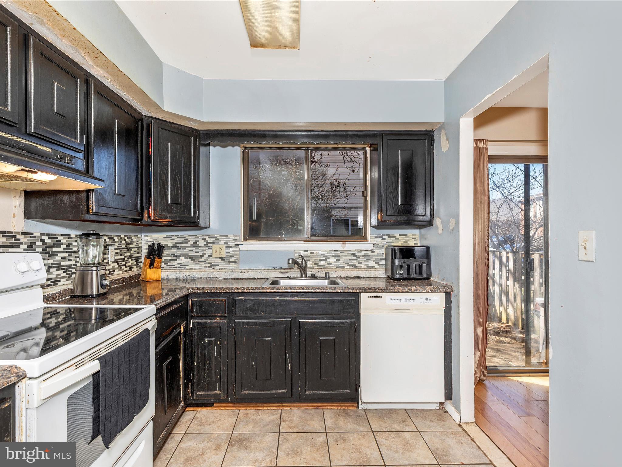 TWELVE TREES - Residential