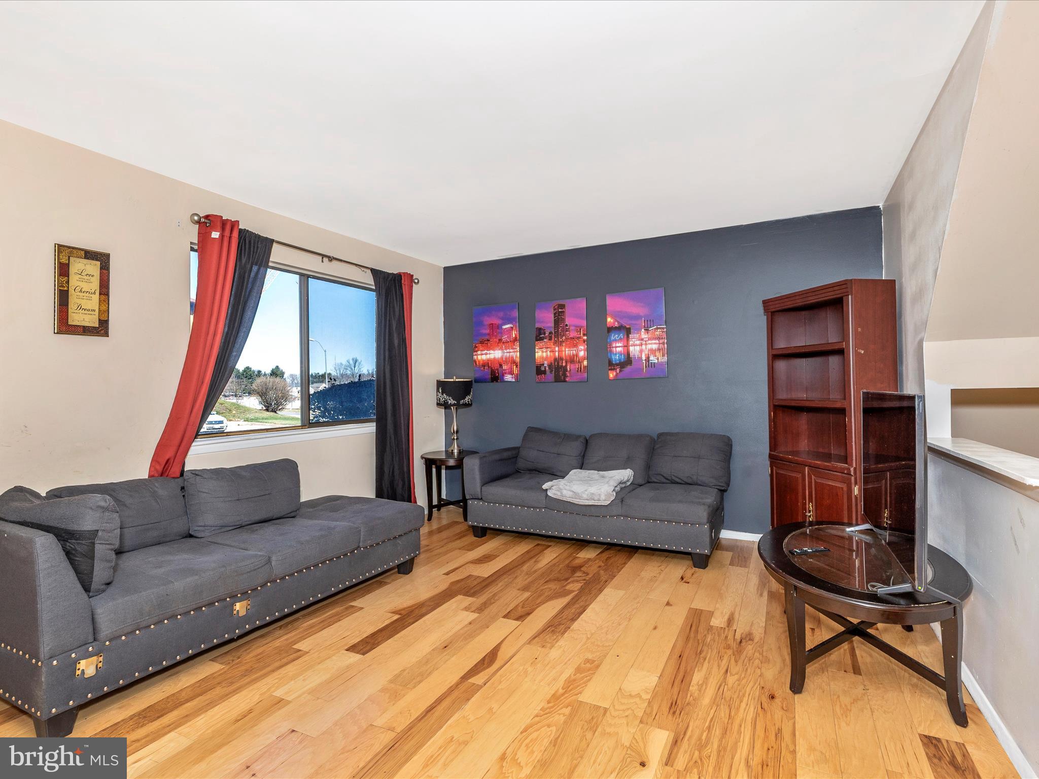 TWELVE TREES - Residential