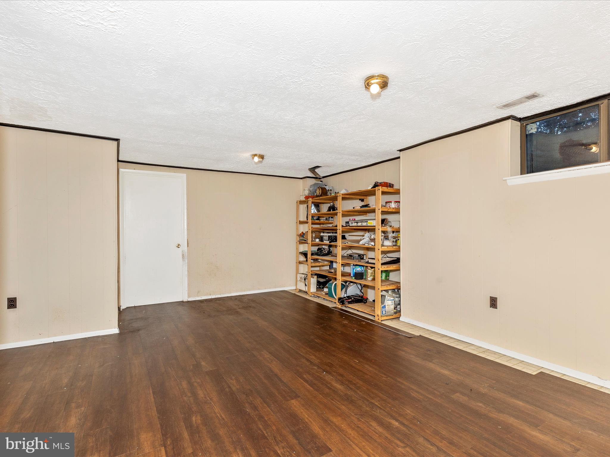 TWELVE TREES - Residential