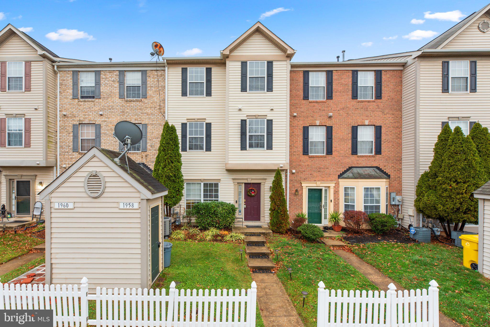 SEVEN OAKS - Residential