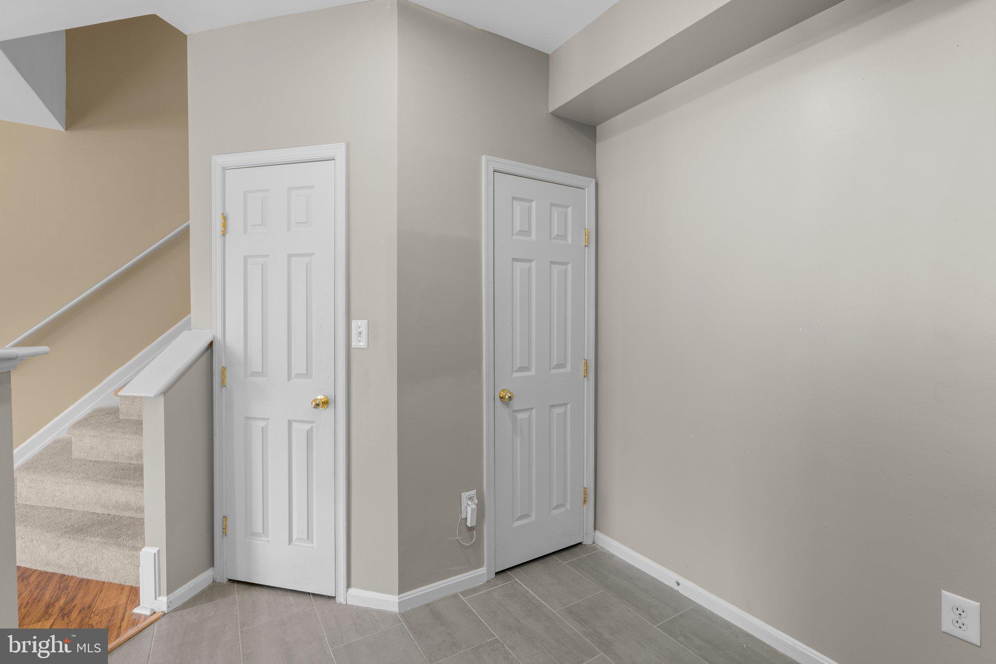 SEVEN OAKS - Residential