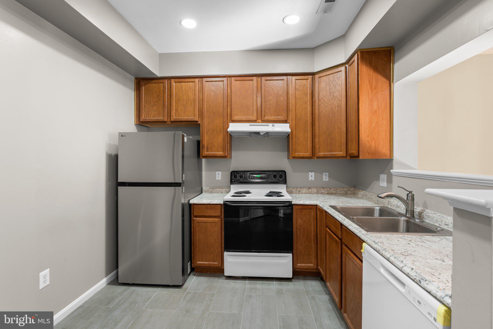 SEVEN OAKS - Residential